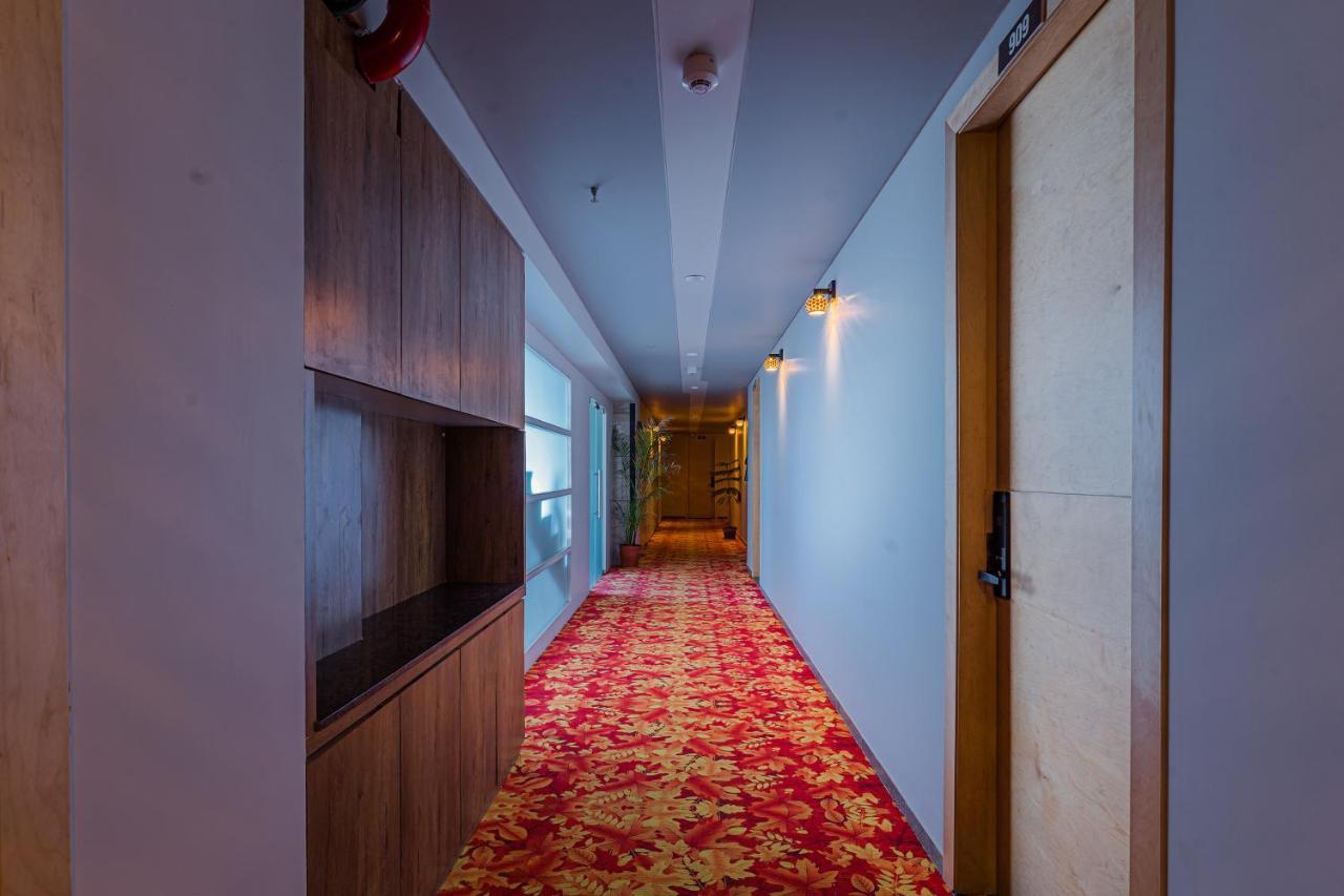 Hotel The Grand Heaven Ґандінаґар Екстер'єр фото